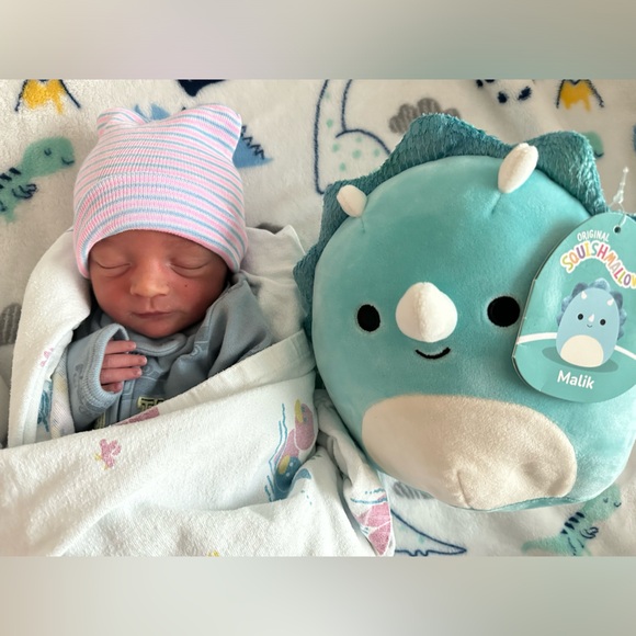 Baby Malik diaper party 🎉 - Picture 2 of 5